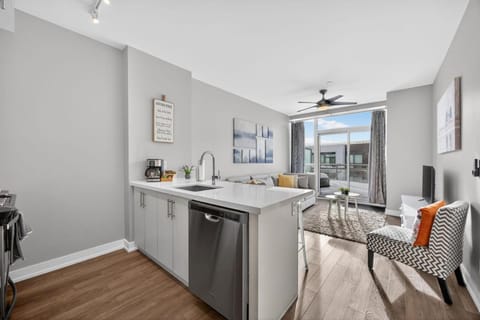 Kitchen or kitchenette, Living room