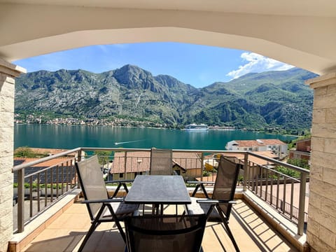 Balcony/Terrace, Balcony/Terrace, Mountain view, Sea view