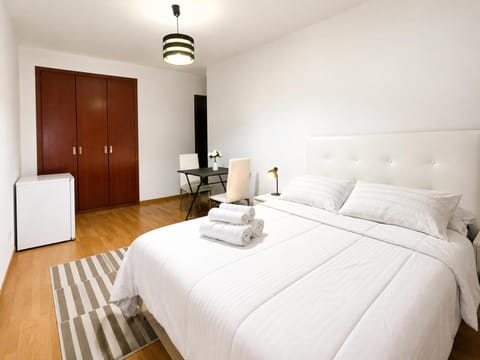Bed, Photo of the whole room, Bedroom, towels, wardrobe