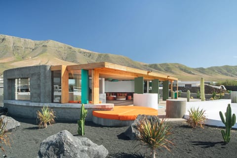 Property building, Facade/entrance, Day, Lobby or reception