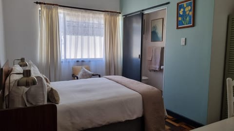 TWINHOUSE-Cape Town Bed and Breakfast in Cape Town