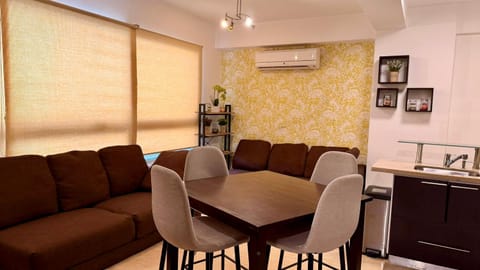 Living room, Dining area, air conditioner