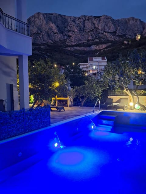 Sunny Place Apartment With Pool Apartment in Makarska
