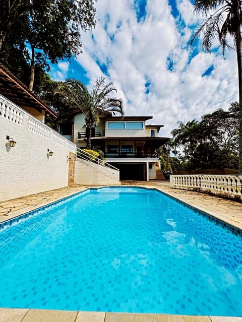 Property building, Day, Pool view, Swimming pool