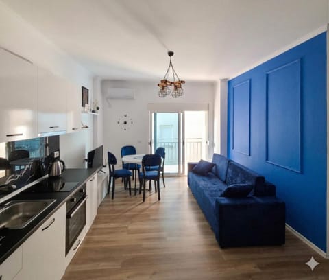 TV and multimedia, Kitchen or kitchenette, Living room, Seating area, Dining area, minibar, pet friendly