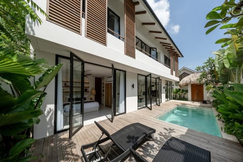 Property building, Swimming pool