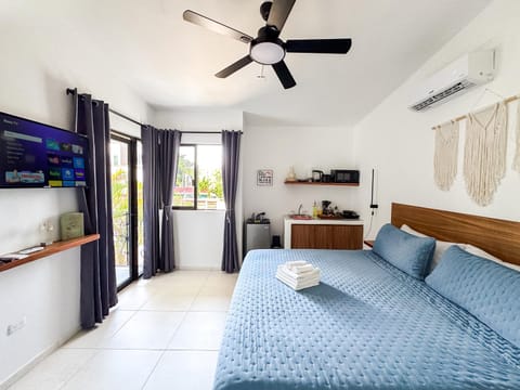 TV and multimedia, Photo of the whole room, Bedroom