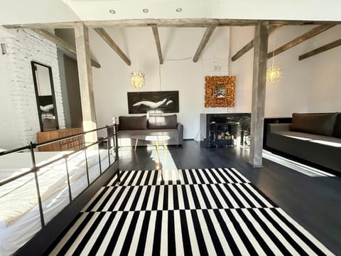Bed, Photo of the whole room, Seating area, Bedroom