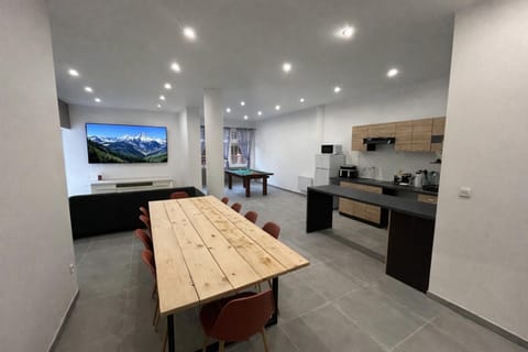 TV and multimedia, Dining area, stove