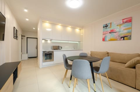 TV and multimedia, Living room, Seating area, Dining area, oven, pet friendly, stove