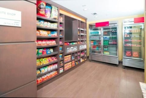 Supermarket/grocery shop