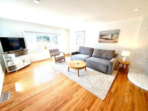 Communal lounge/ TV room, TV and multimedia, Living room