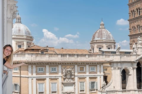 Nearby landmark, Landmark view