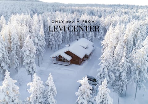 Property building, Neighbourhood, Natural landscape, Bird's eye view, Winter, Location, Parking