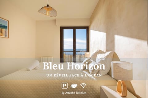 Photo of the whole room, Bedroom, Sea view