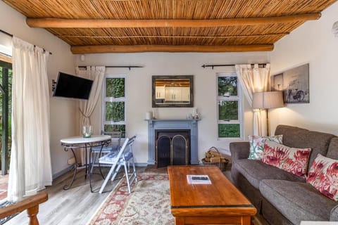 Whispering Willows Cottage Apartment in Franschhoek