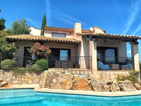 Property building, Day, Garden, Pool view, Swimming pool, sunbed