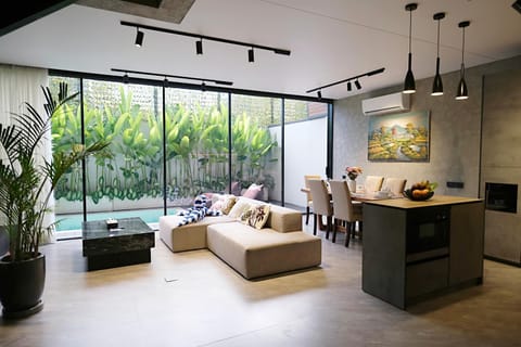 Living room, Seating area, Dining area, Pool view, kitchen