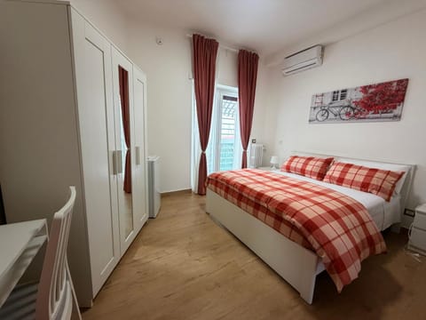 Bed, Photo of the whole room, Bedroom, internet, wardrobe, air conditioner