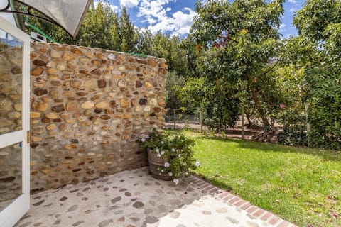 Whispering Willows Room 1 Apartment in Franschhoek