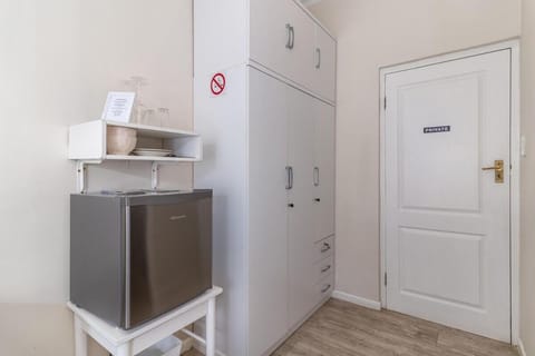 Whispering Willows Room 2 Apartment in Franschhoek