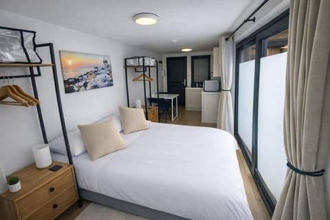 Kitchen or kitchenette, Living room, Dining area, Bedroom