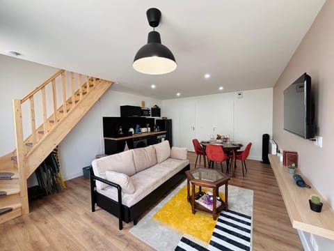 Living room, Dining area
