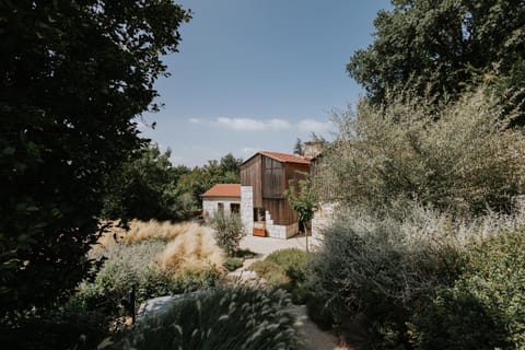 Property building, Day, Natural landscape, Garden, Garden view