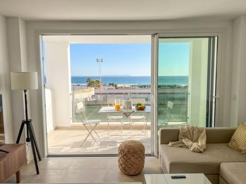 Living room, Lounge or bar, Sea view