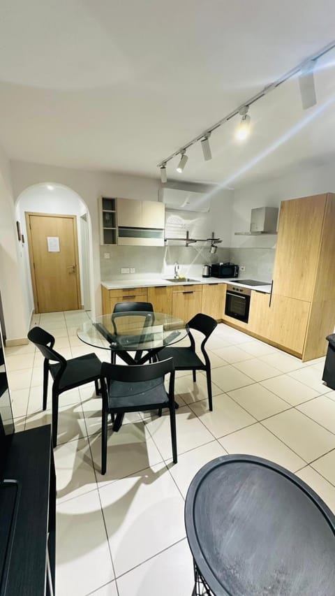 Living room, Dining area, kitchen