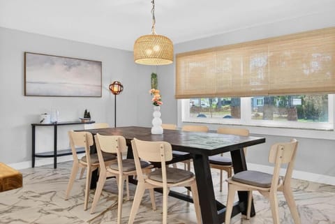 Sonnenhaus! 2 Blocks from Beach Access! House in North Redington Beach