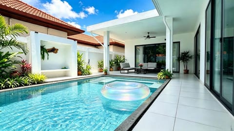 Property building, Garden view, Pool view