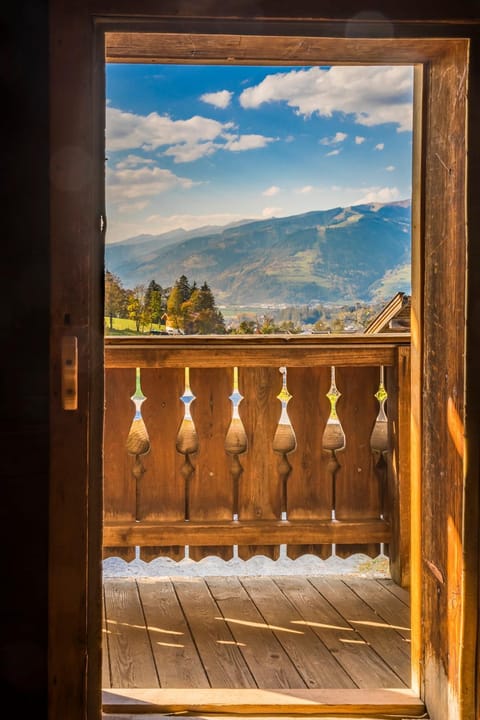 Balcony/Terrace, Mountain view