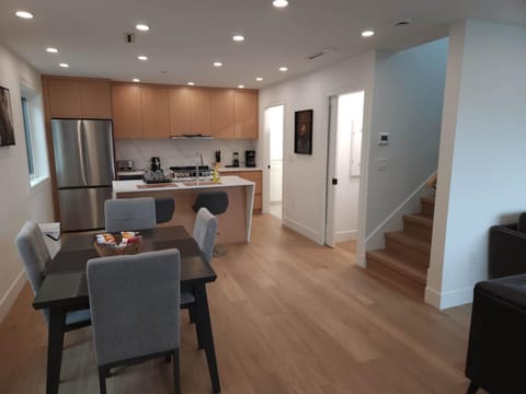 Kitchen or kitchenette, Living room, Dining area, dishwasher, oven, stove, toaster