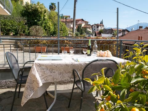 Patio, Spring, Day, Balcony/Terrace, Dining area, Mountain view