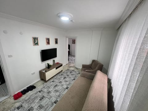 Bed, TV and multimedia, Living room