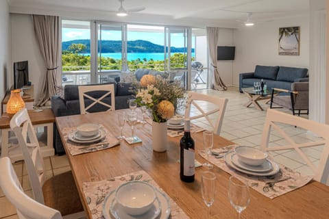 Dining area, air conditioner, air conditioner