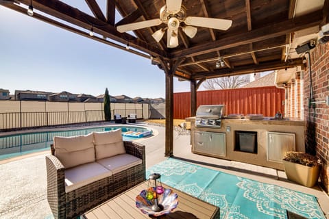 Suburban Family Home with Pool! 20 Mi to Dallas House in Coppell
