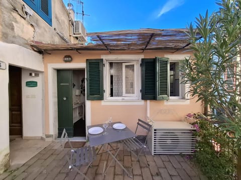 Property building, Balcony/Terrace