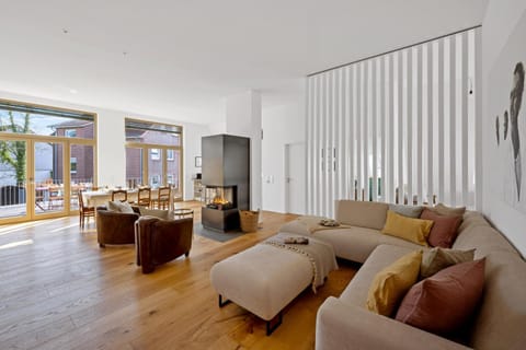 Living room, Seating area, fireplace