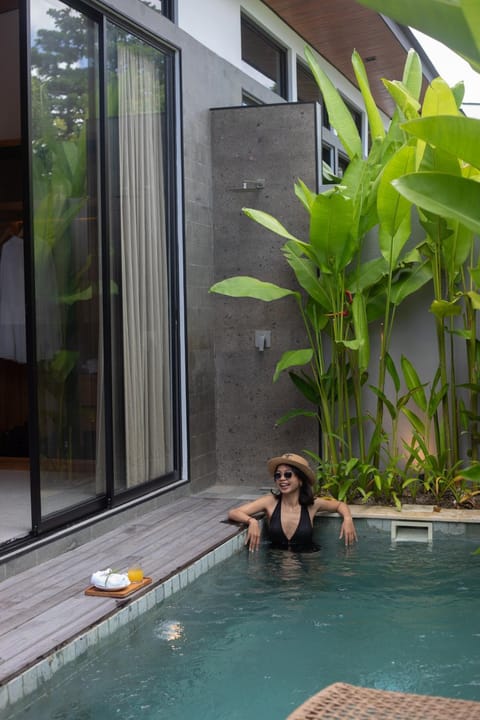Property building, Swimming pool