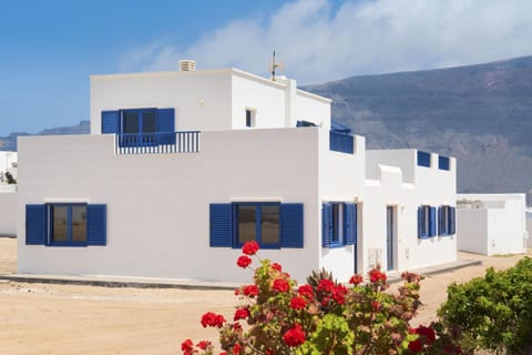 Property building, Facade/entrance, Off site