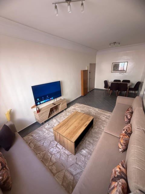 Communal lounge/ TV room, TV and multimedia, Living room, Seating area, Evening entertainment