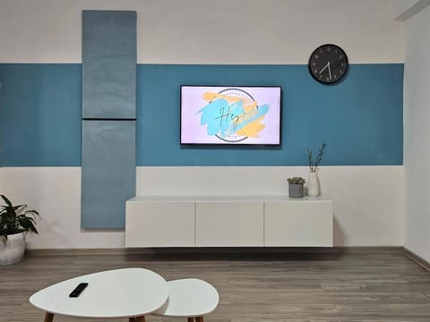 Communal lounge/ TV room, TV and multimedia, Living room, Evening entertainment
