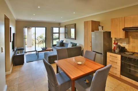 Balcony/Terrace, Kitchen or kitchenette, Living room, Dining area, Garden view