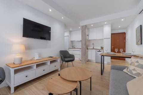 TV and multimedia, Kitchen or kitchenette, Living room