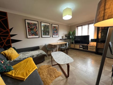 TV and multimedia, Seating area