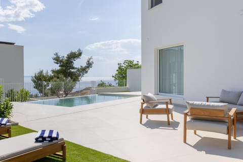 Seating area, Swimming pool