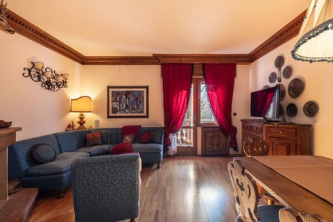 Communal lounge/ TV room, Living room