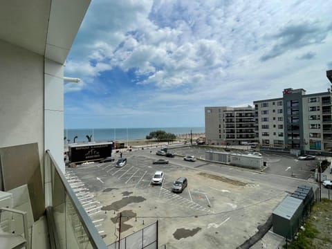 Day, Neighbourhood, Natural landscape, Sea view, Location